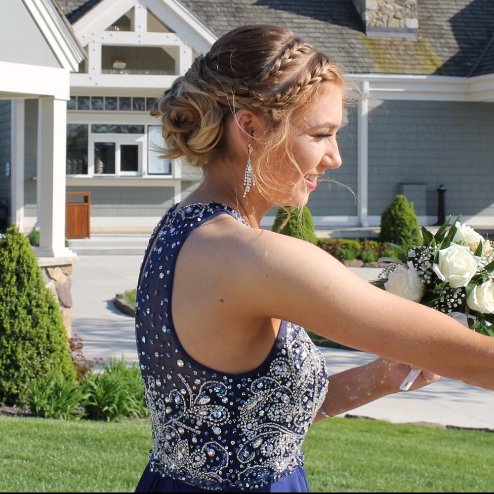 PROM DRESS! - Picture 2 of 4